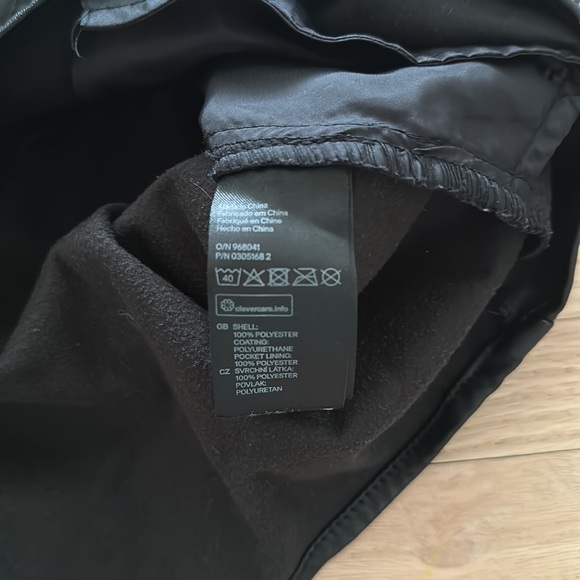 H&M faux leather shorts - Picture 5 of 5